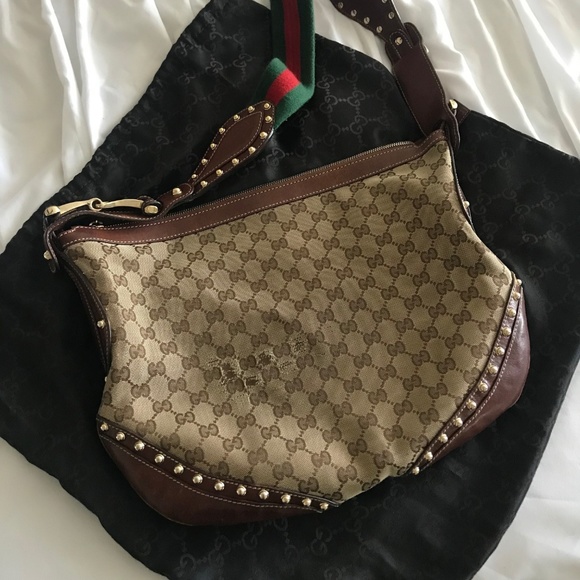 gucci pelham studded shoulder bag